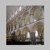 Cathédrale de Tournai, photo PMRMaeyaert, Wikipedia.jpg